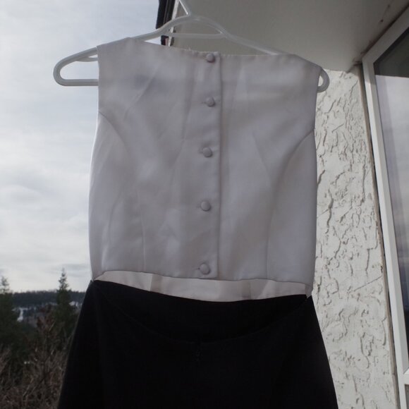 Beautiful Elegant Black & White Prom Dress Size Four - Picture 7 of 8
